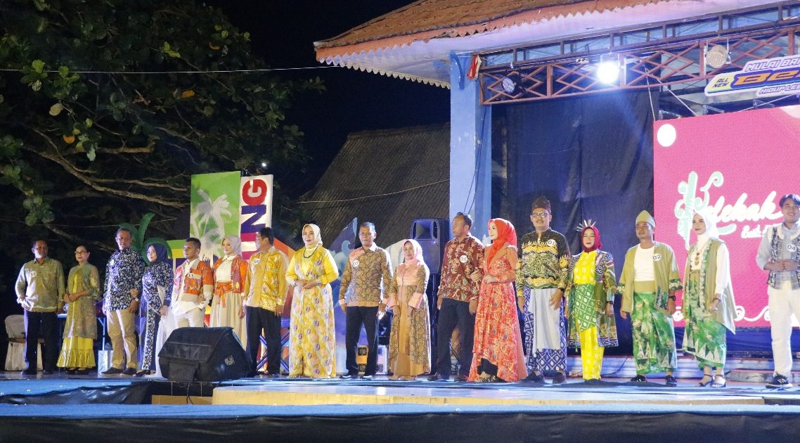 Dekranasda Belitung Perkenalkan Batik Lokal Melalui Pertunjukan Busana