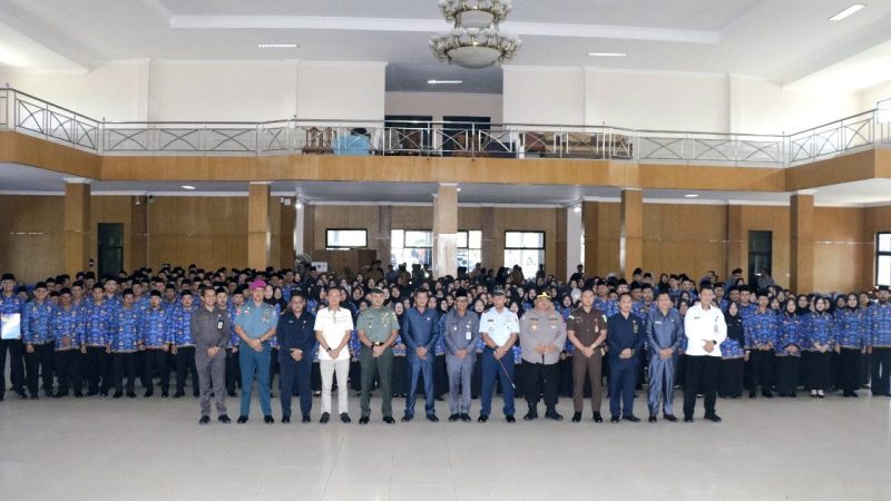 Bupati Kukuhkan Kepala SD, PPPK Tahap I dan CPNS Pemkab Belitung
