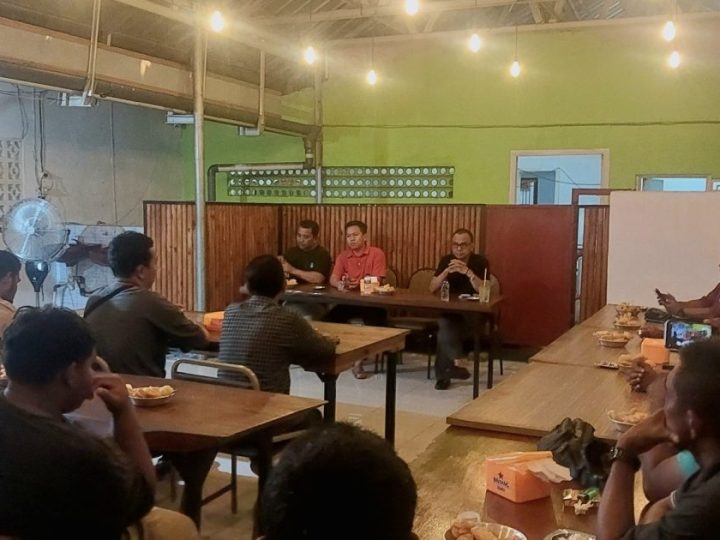 Redam Gejolak Warga Dusun Aik Gede, Bupati Tawarkan Sejumlah Solusi