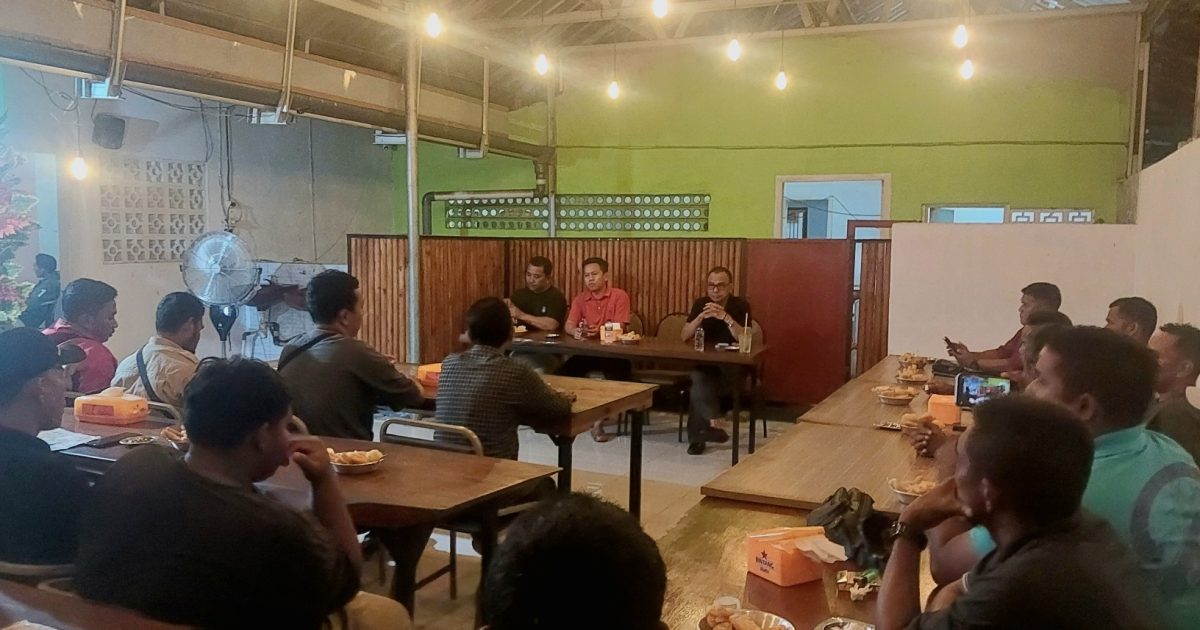 Redam Gejolak Warga Dusun Aik Gede, Bupati Tawarkan Sejumlah Solusi