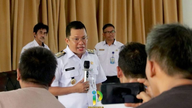 Temui Pedagang di Gedung Nasional, Wabup Belitung Tegaskan Harus Ikuti Aturan