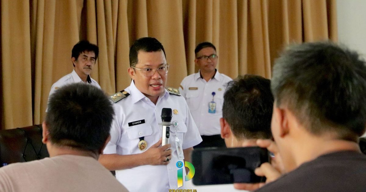 Temui Pedagang di Gedung Nasional, Wabup Belitung Tegaskan Harus Ikuti Aturan