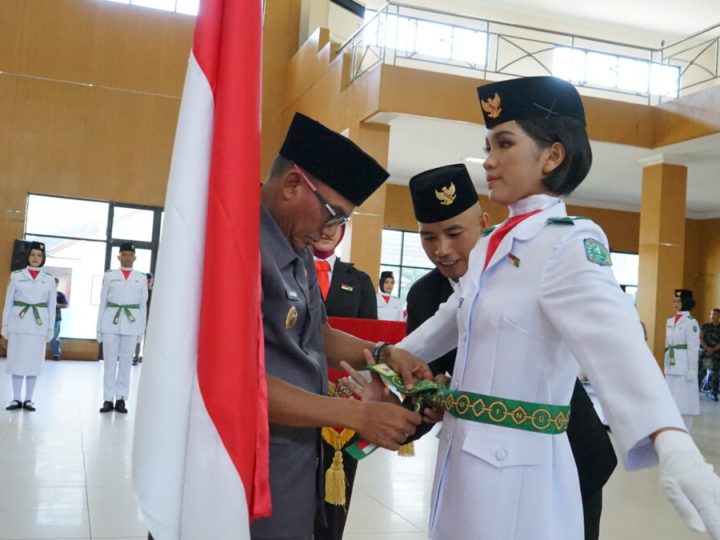 Bupati Kukuhkan 32 Anggota Paskibraka Kabupaten Belitung Tahun 2025
