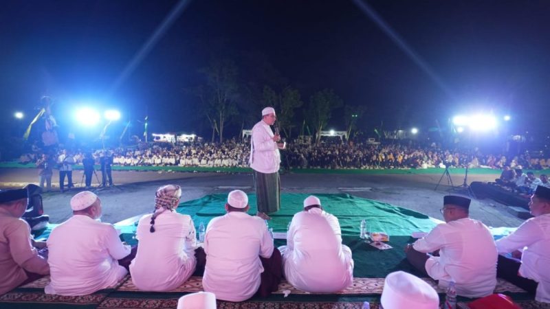 Ratusan Jamaah Hadiri Maulid Akbar di Pantai Tanjung Pendam