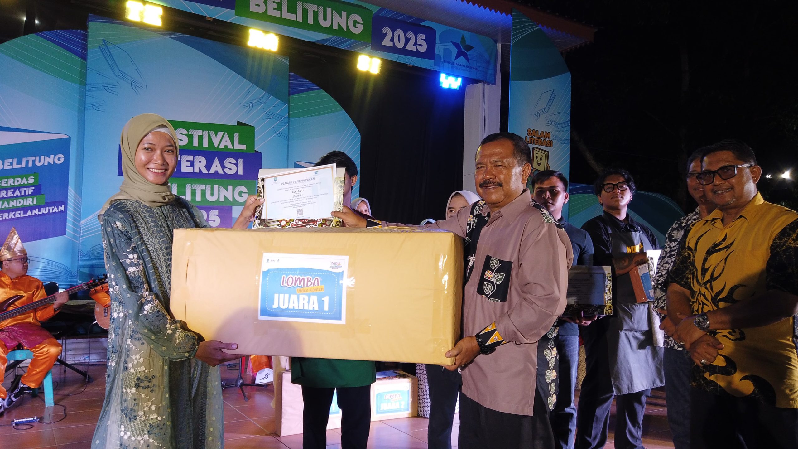 Tutup Festival Literasi, Panitia Bagikan Hadiah Untuk Pemenang Lomba