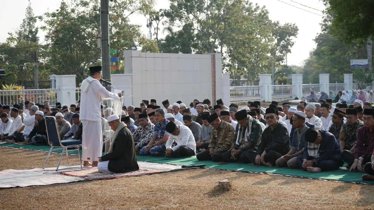 Nyaris 3 Bulan Tanpa Hujan, Masyarakat Belitung Lakukan Sholat Istisqa Berjamaaah